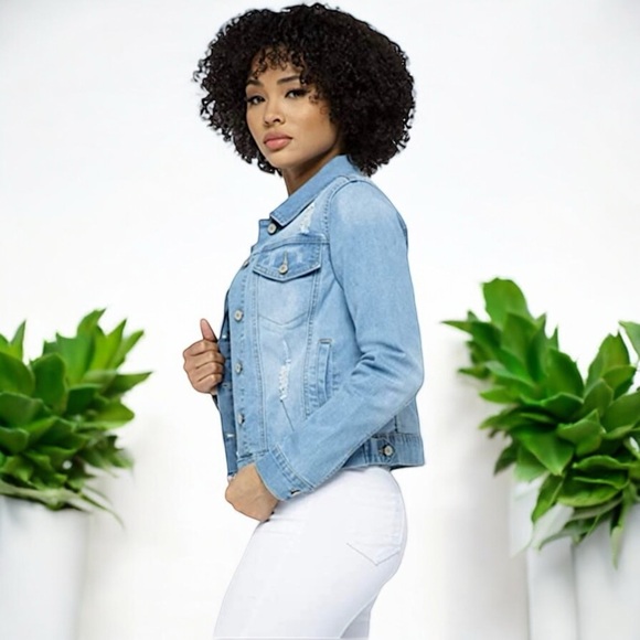 NEW VIP Jeans Distressed Long Sleeve Button Down with Pockets Denim Jacket - Picture 6 of 16